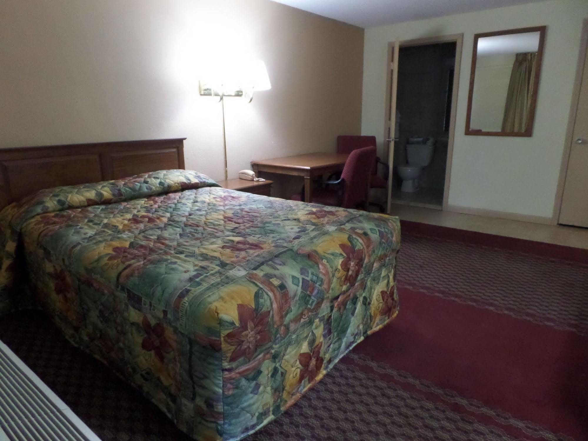 Rodeway Inn Ері Екстер'єр фото